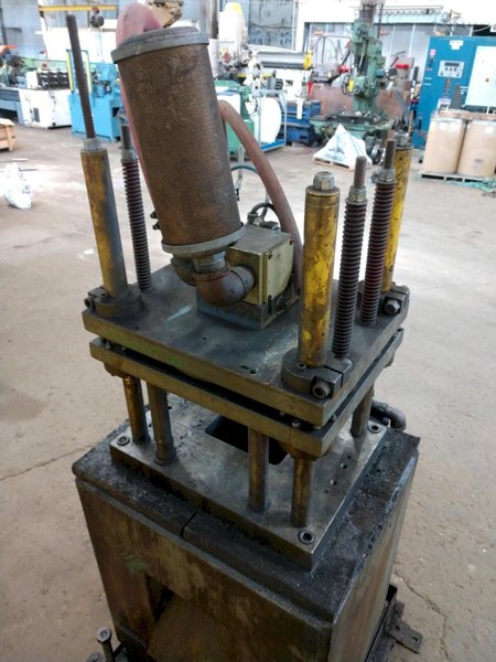 7 TON AIRAM 4-POST PNEUMATIC CUTOFF PRESS: STOCK #13203
