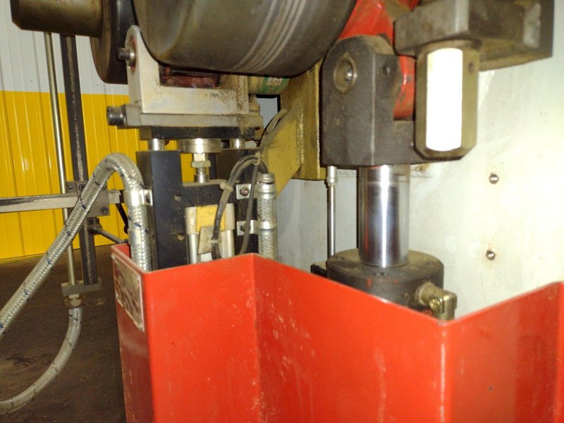 2-3/8" X 2-3/8" X 1/4" SIMASV HYDRAULIC ANGLE BENDING ROLL: STOCK #18847