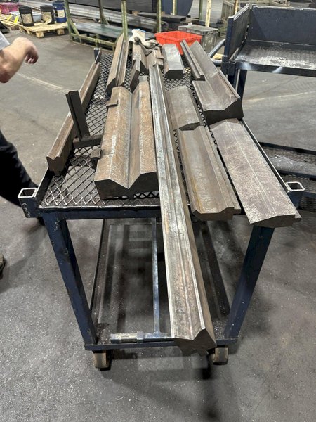 60 Ton Accurpress Hydraulic Press Brake Model 7606, 6&#039; Bed Length, 1998&#039; Backgauge