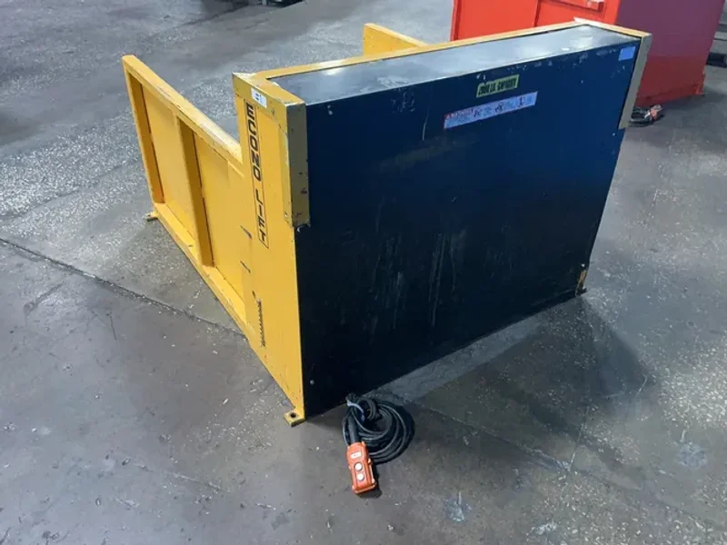 Econo Lift 2000lbs Drive-on Pallet Lift