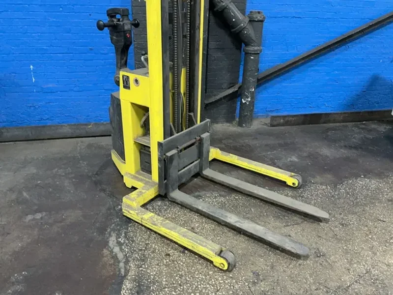 BIG JOE 2000 LBS WALK BEHIND LIFT   -  PDI-24-710