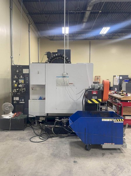 Mazak Nexus VCN 510C VMC, 2005 – Low Hours, Chip Conveyor, Through Spindle Coolant, Tool Setter