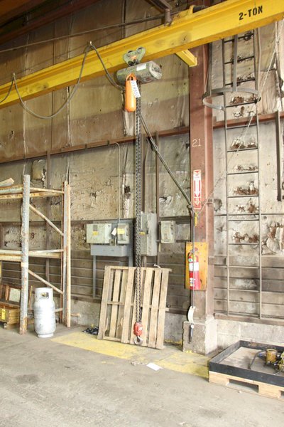 2 TON C&amp;M LOADSTAR POWER CHAIN HOIST: STOCK #11234