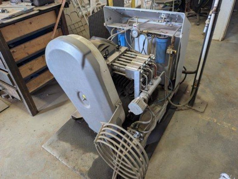 5′ x 10′ Flow Mach 300 Waterjet, 2019 – 60,000 PSI, 5 Axis