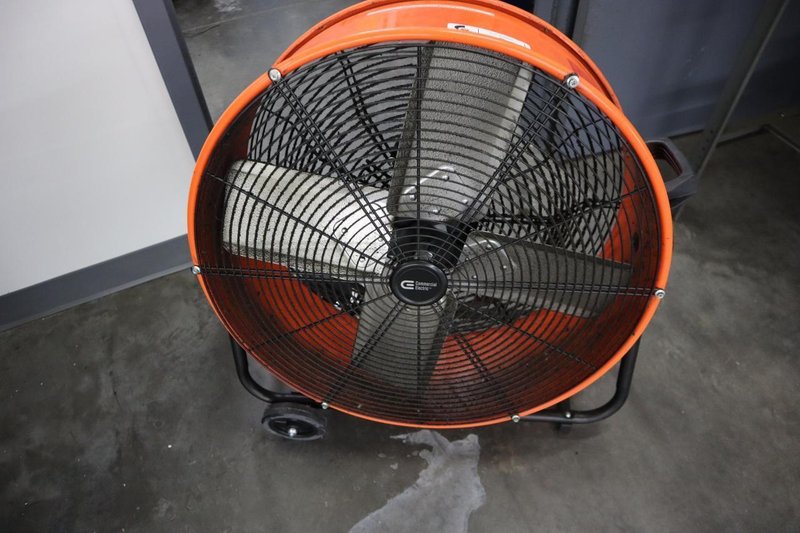 Commercial Electric 24" Shop Fan, Portable, on Wheels, Single Phase- Auction Item