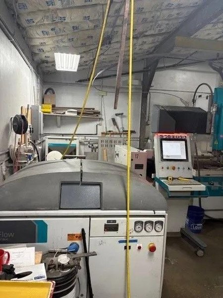 6.5′ x 10′ Flow Mach 3 3015 Waterjet, 2018 – 94,000 PSI, Low Hours, Well Maintained, Custom Guards, NEEDS TO MOVE