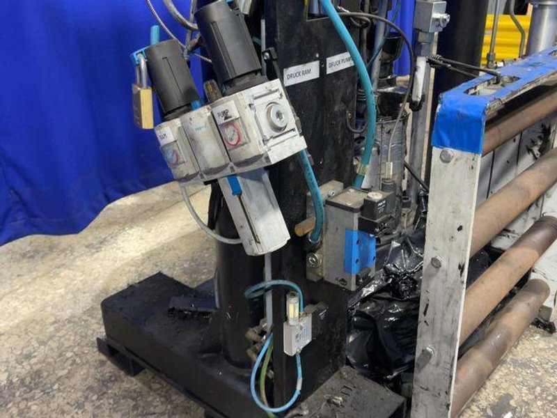 ABB AUTOMATION GMBH 3600 PSI INTEGRATED DISPENSING FUNCTION PACKAGE DOUBLE PUMP 200 I HEATED  -  3HDAK010029612