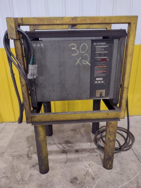 5,800 LBS HYSTER MODEL #E65XM2 36V ELECTRIC FORKLIFT &amp; CHARGER: STOCK #21662