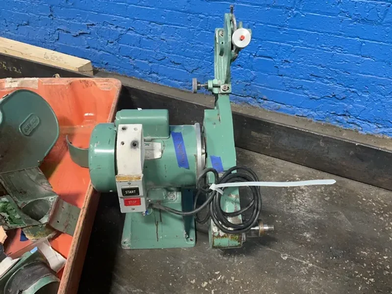 BURR KING 2 HP BENCHTOP BELT SANDER  -  960
