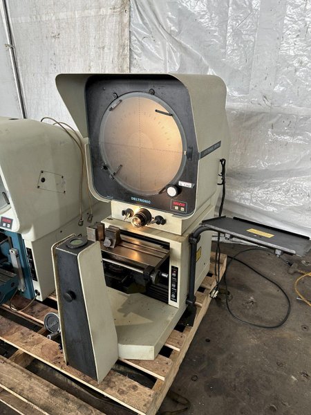 DELTRONIC DH214-612R OPTICAL COMPARATOR. STOCK # 0524323