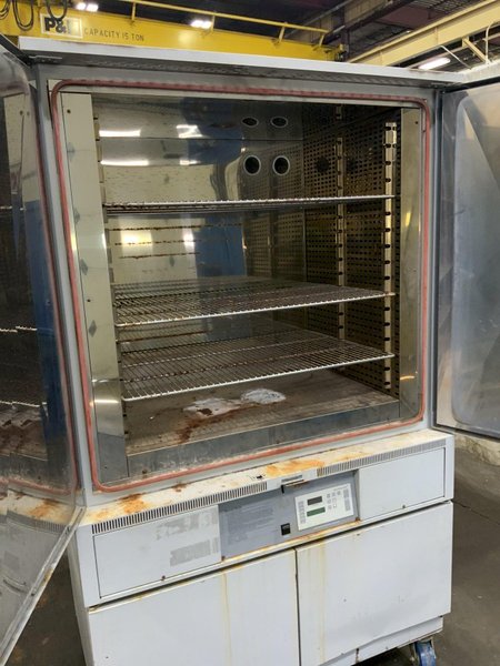 500 DEGREE X 18 CUBIC FT DESPATCH LAC SERIES OVEN: STOCK #81213