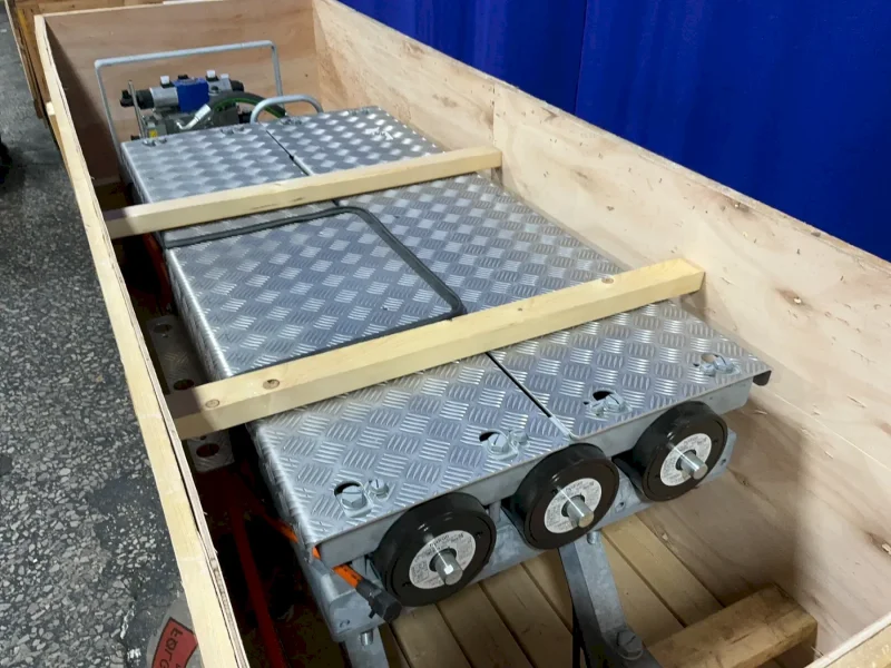 HYDROLL 20.4 L MOUNTING PLATE ASSEMBLY WITH HYDRAULIC PUMPING SYSTEM