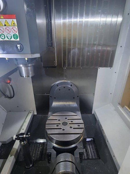 Haas UMC 500 Universal Machining Center, 2020 – 15,000 RPM Spindle, TSC, HSM, Chip Auger, WIPS
