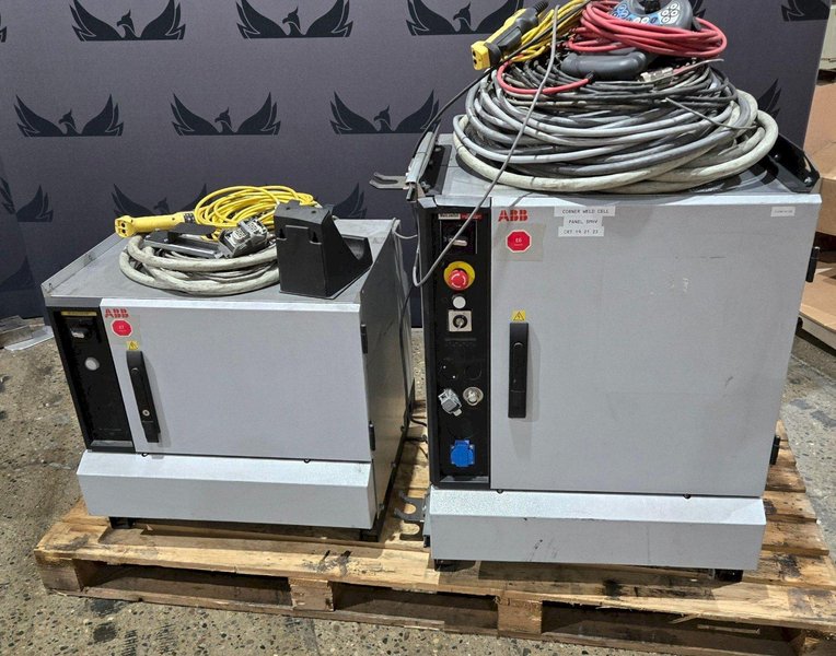 ABB IRB 2400 M2004 / IRC5 M2004 MASTER AND SLAVE DUAL ROBOT ARM SYSTEM USED