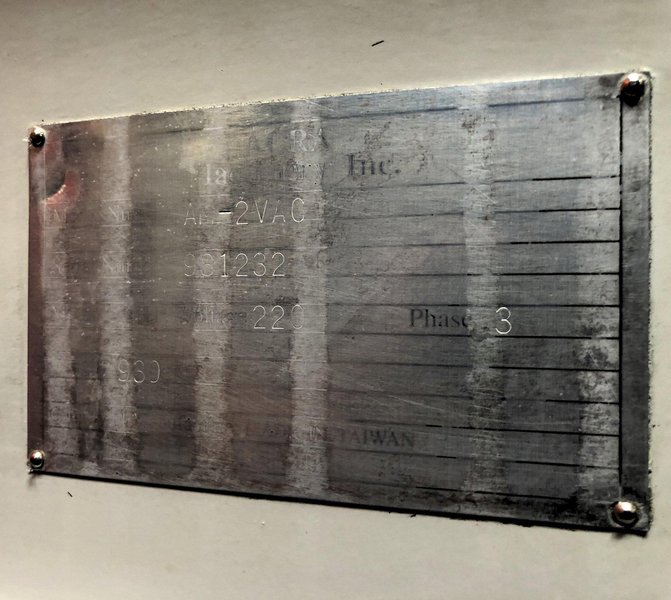 Acra AM-2VAC Vertical Knee Mill, B Vari Speed, Newell DRO, Quill DRO, X, Y Power Feeds, Power Drawbar, R8 Collets, 6&quot; Kurt Vise,