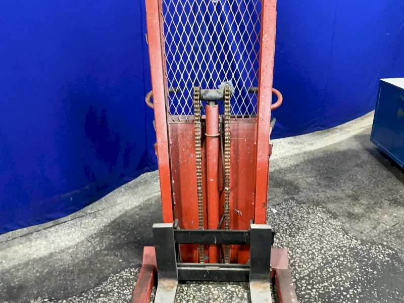 MAHAFFY MATERIALS HANDLING LIMITED 2000 LBS PALLET STACKER  -  PA68-2