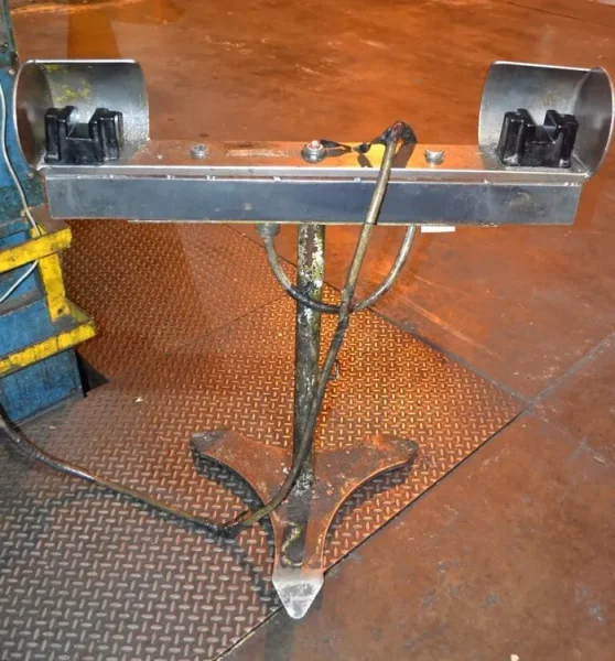 KOMATSU 220 TON ECCENTRIC GEAR 2 PT SS PRESS, S/N 10017, STOCK# 13404J