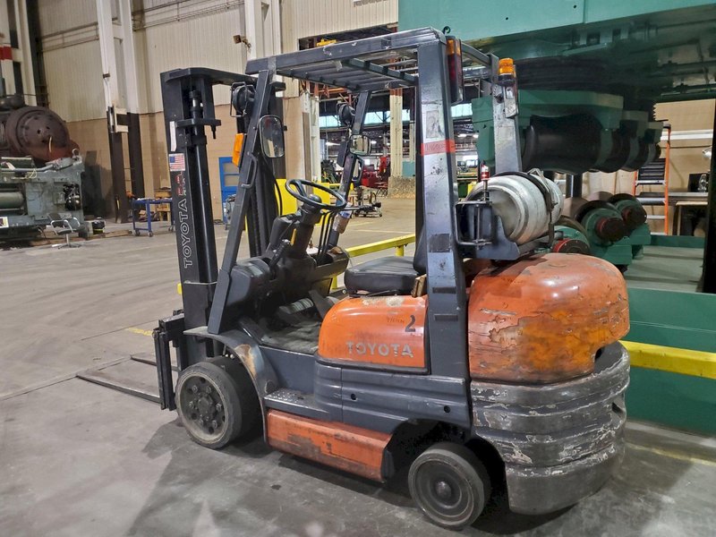 TOYOTA, No. 42-6FGCV30 FORK LIFT
