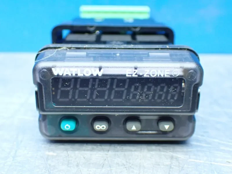 WATLOW 4 PANEL MOUNT PROCESS CONTROLLERS  -  PM3C3EJ-AAAABAA