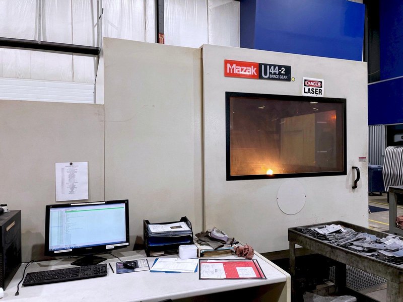 Mazak Space Gear U44 2.5KW 6 Axis w/Rotery CO2 Laser
