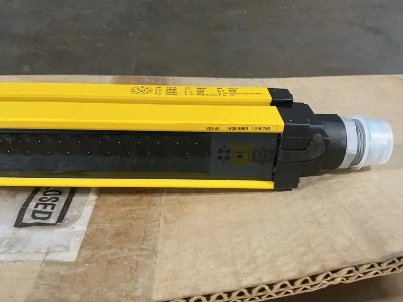 SICK 19 M SCANNING RANGE SAFETY LIGHT CURTAIN SENDER  -  C40S-0703DA010