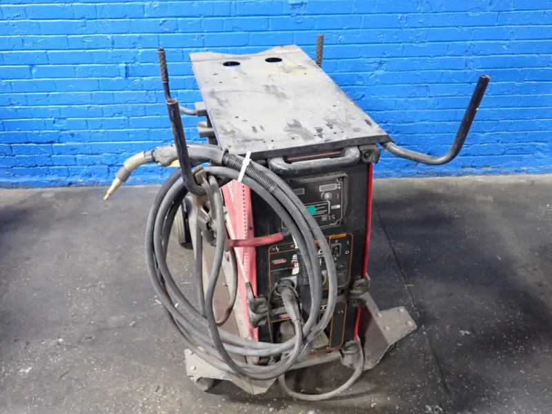 LINCOLN 350 A WELDER  -  POWER WAVE S350
