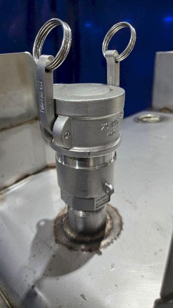 SNYDER INDUSTRIES SUPERTAINER 350 GALLON IBC TANK USED