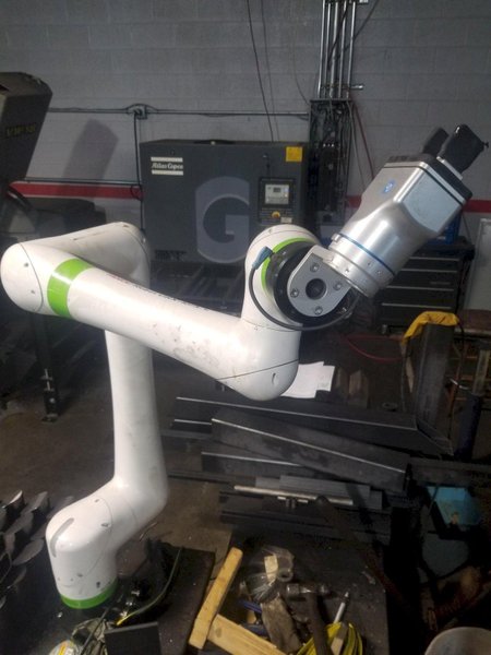 Fanuc Robodrill D21MiB5adv CNC Vertical Machining Centers, 5-Axis, 10K RPM, Rigid Tap, Fanuc 31iB5 Ctrl., 21 ATC, Robotic Loader System, New 2021