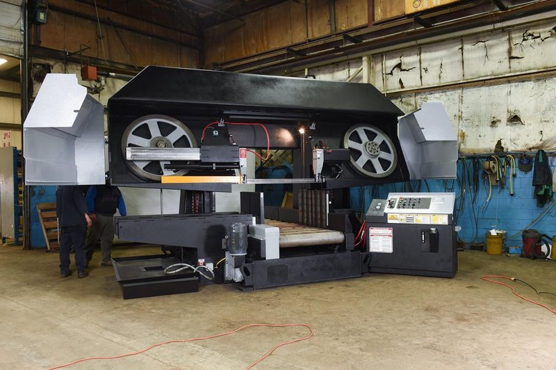 NEW 40"H x 40"W HYD-MECH H-40/40 HORIZONTAL BAND SAW
