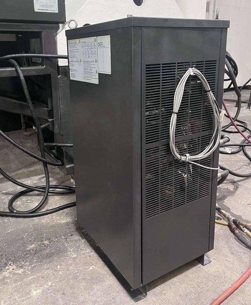 Hyundai Wia F400 CNC Vertical Machining Center – Mill