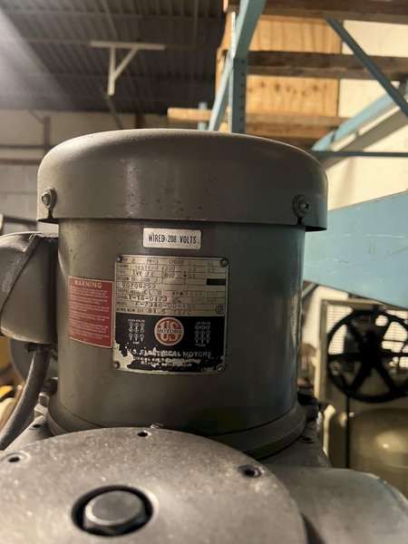 BRIDGEPORT VERTICAL MILLING MACHINE, MODEL: SERIES I