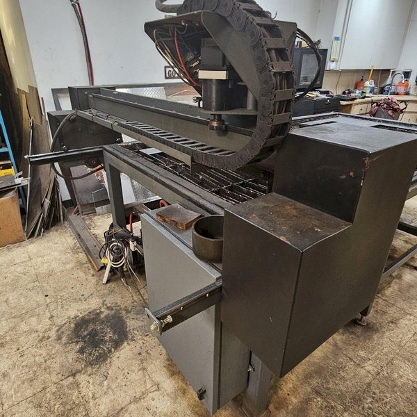 TRU CUT CNC PLASMA CUTTING TABLE W/ HYPERTHERM PLASMA CUTTER. STOCK # 0560325.
