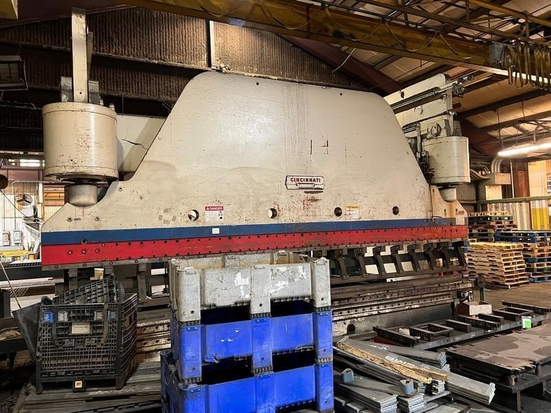 1,000 TON CINCINNATI PRESS BRAKE STOCK #3400