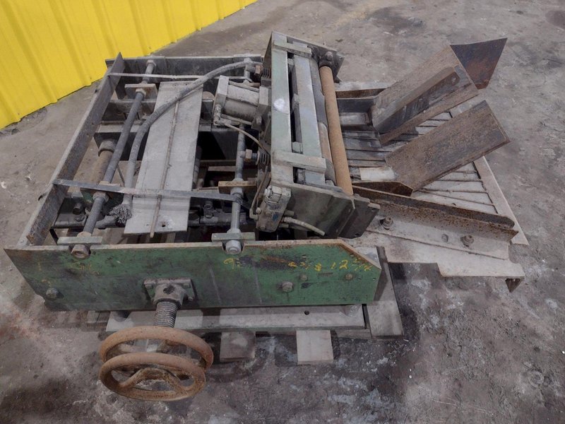 24" WIDE ASC ADJUSTABLE ENTRY GUIDE STAND: STOCK #20502