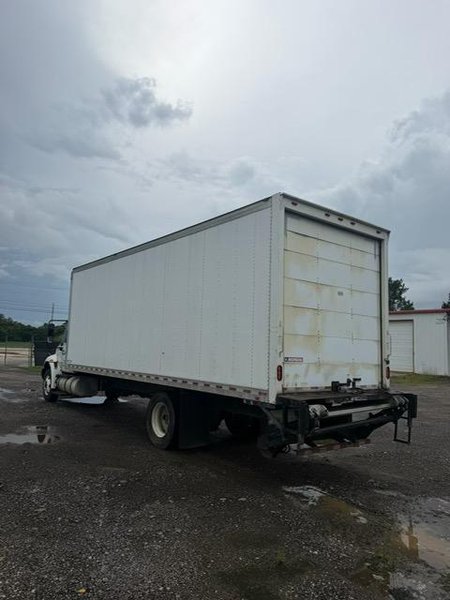 International 4300 Medium-Duty Straight Truck, 2018 – 24′ Box Truck, Cummins Diesel, Allison Automatic