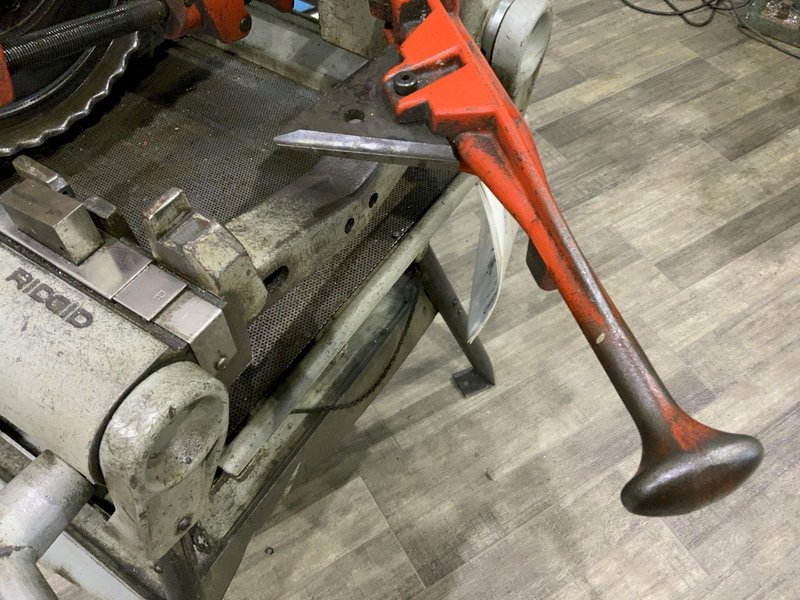 4" RIGID MODEL # 1224 BOLT &amp; PIPE THREADER: STOCK #81398