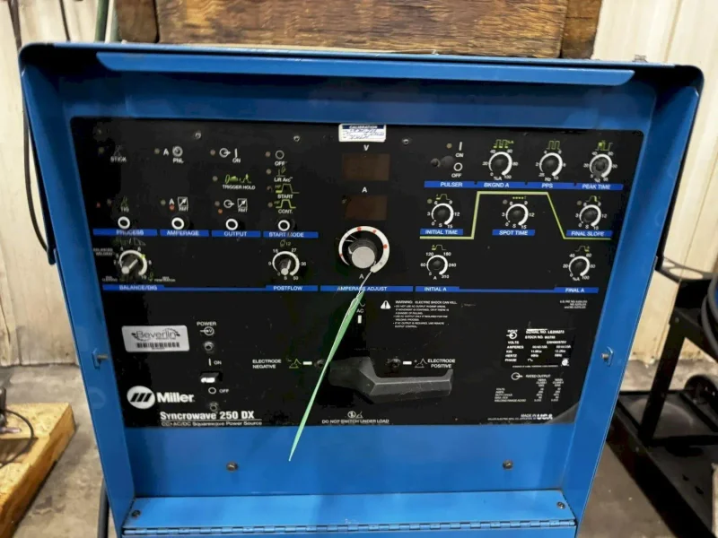 MILLER SYNCROWAVE 250DX TIG WELDER: STOCK #24044