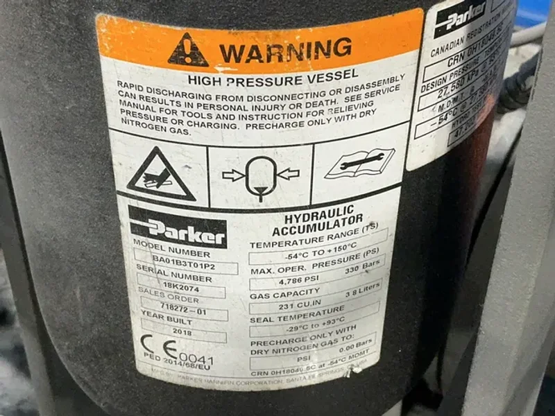 Parker 4786 Psi, -54º - 150º C, 3.8 L Hydraulic Accumulator - Ba01b3t01p2