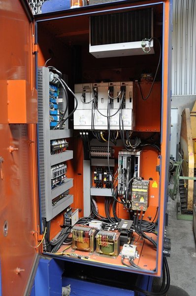 Hartford HV-80S X: 2060 - Y: 1016 - Z: 820 mm CNC