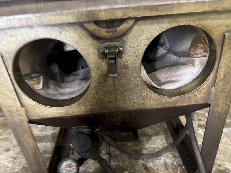 20”W x 18”D x 18”H TRINCO MODEL #20/CDB BENCH BLAST CABINET : YOBRO #23853