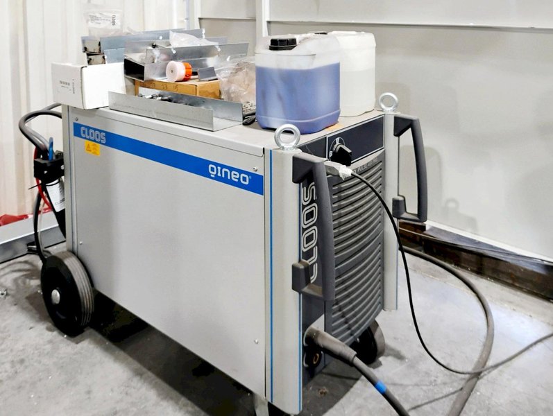 Cloos CS-30 Robotic Welding Cell