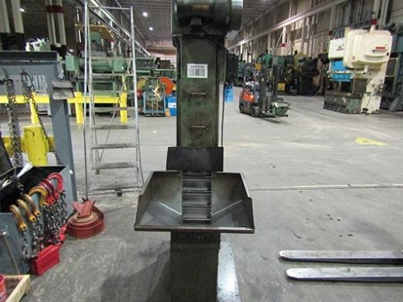 OSBORNE MODEL# 8BI-72 LOADER