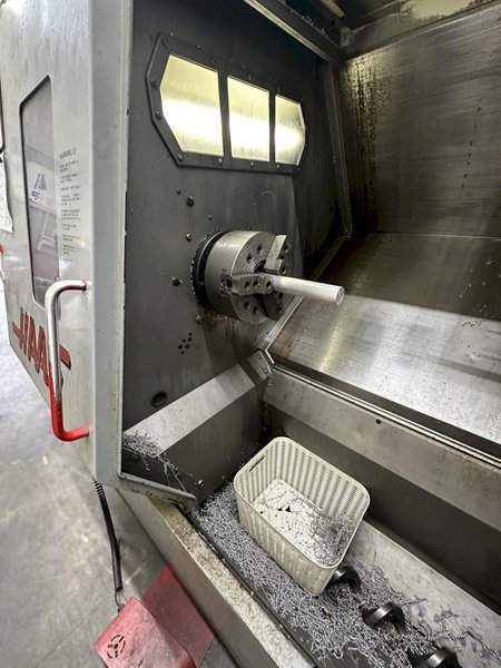 Haas SL30 CNC Turning Center Year 2000 10" 3 Jaw Chuck Chip Auger Chucker (No Tail Stock)