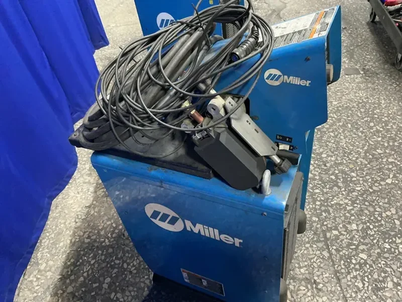 Miller  600 A Welder  - Axcess 450