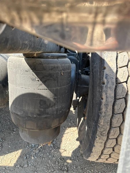 2022 Kenworth T680 1XKYD49X5NJ499897