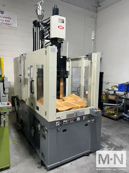 59 TON 1.6 OZ NISSEI MODEL TNX50RIII5V VERTICAL CLAMP AND INJECTION MOLDING MACHINE MFG 2018