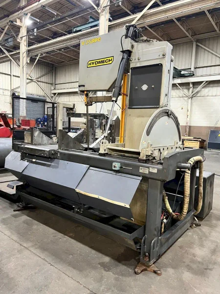 USED HYD-MECH 30" X 25" FULLY AUTOMATIC VERTICAL TILT FRAME BANDSAW MODEL V-25APC-120 WITH 62' OF POWERED CONVEYOR, Year: 2014