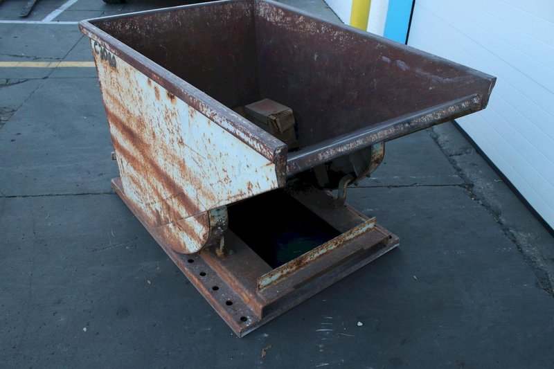 3/4 YARD CAPACITY SELF DUMPING HOPPER: STOCK #75963