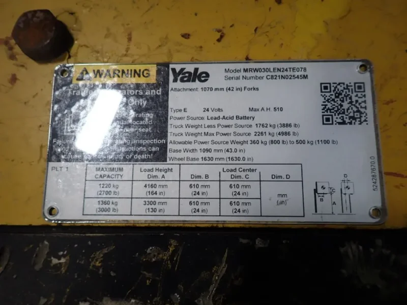 YALE 3000 LBS ELECTRIC STRADDLE LIFT  -  MRW030LEN24TE078