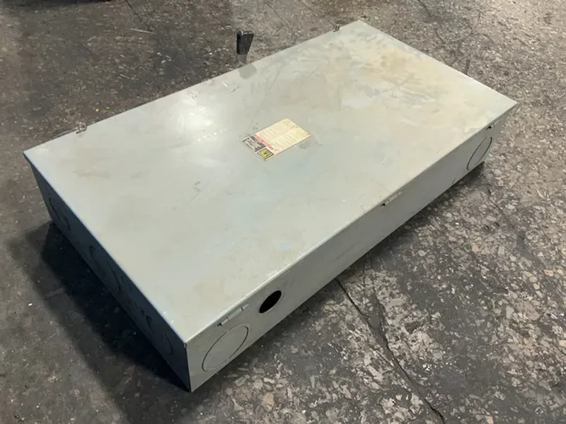 Square D 400 A / 240 V General Duty Fusible Safety Switch - D325n
